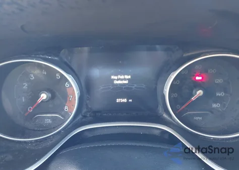 2018 Jeep Compass Latitude 4X4 z USA, uszkodzony, nr VIN 3C4NJDBB4JT400754